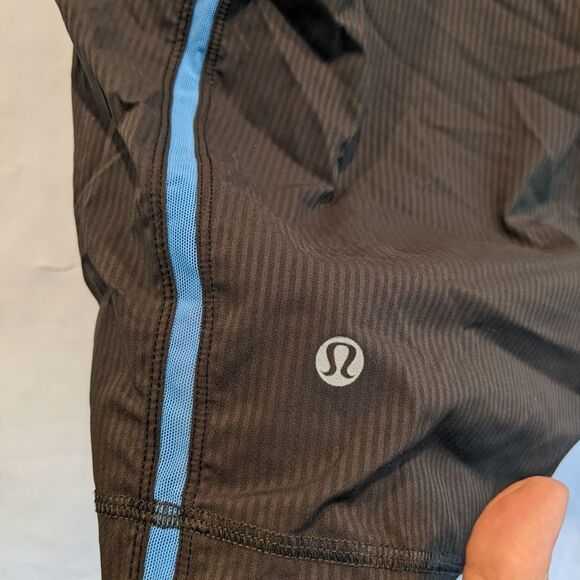 LULULEMON Pace Breaker lined shorts size S in EUC - Picture 6 of 6